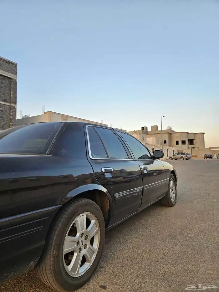 فورد فكتوريا موديل 2003 2