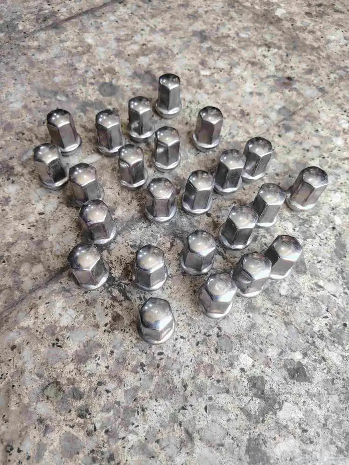 يتوفر لدينا صواميل جمس اصلي وكاله 3