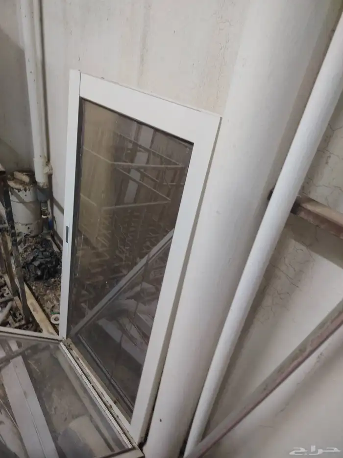 للبيع مروش بانيو وشبابيك المنيوم وشباط مكيفات حديد 3