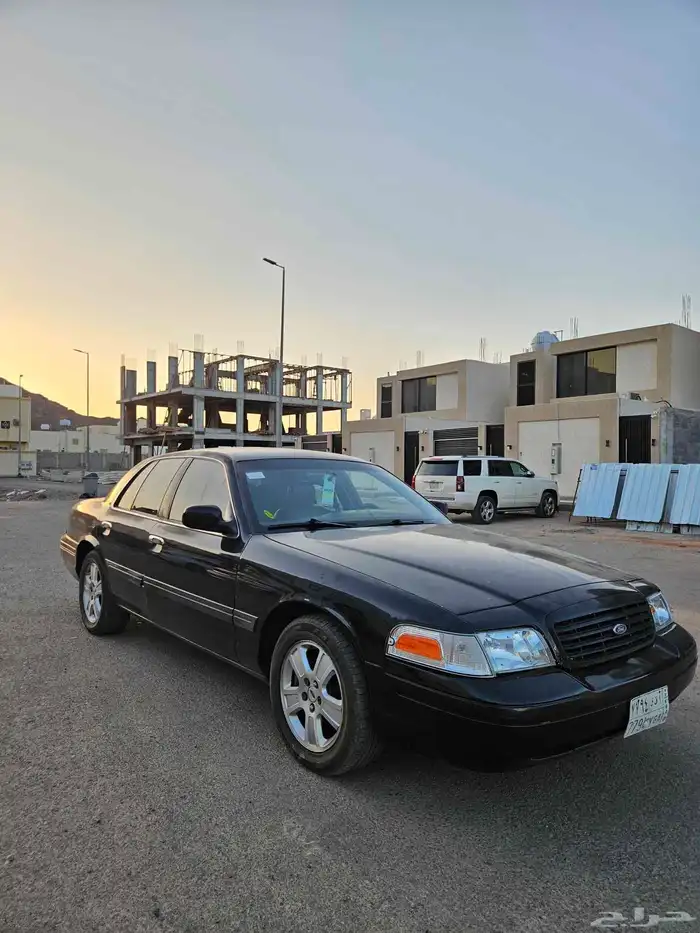 فورد فكتوريا موديل 2003 1