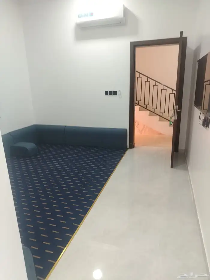 يوجد شقق للايجار عزاب وشقق عوائل مفروش وبلاط النعيريه 1