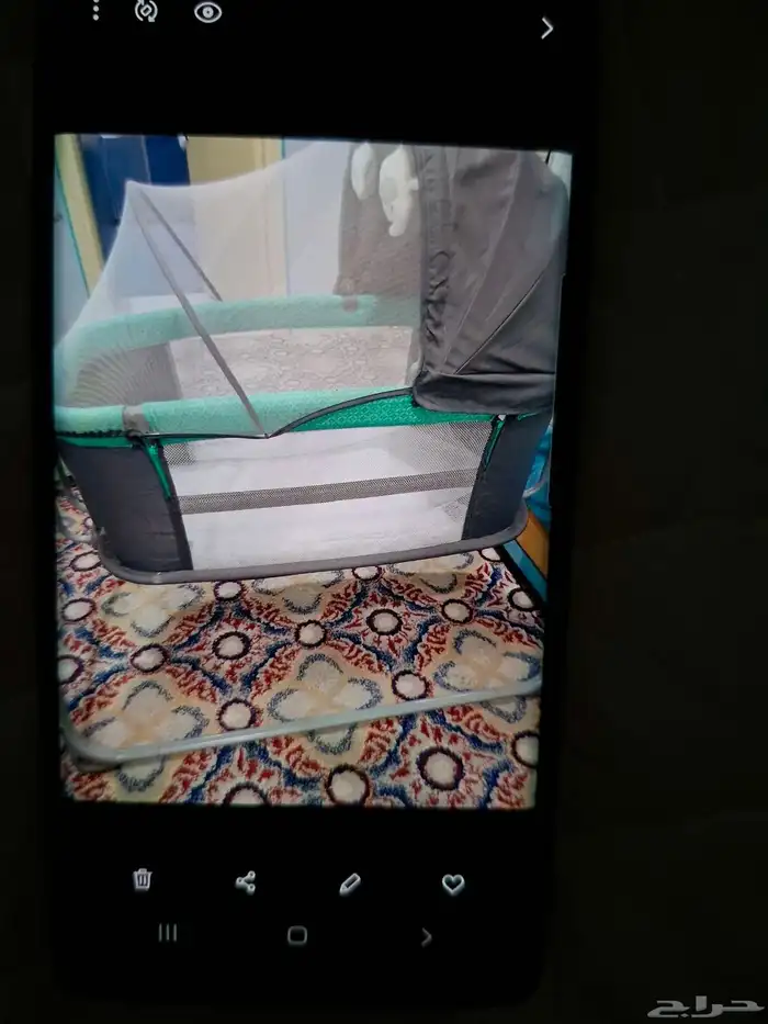سرير اطفال شبه جديد مع حمالة اطفال 5