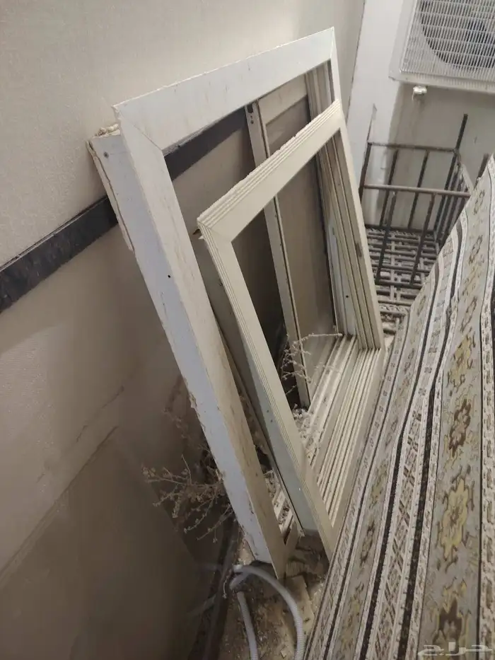 للبيع مروش بانيو وشبابيك المنيوم وشباط مكيفات حديد 2