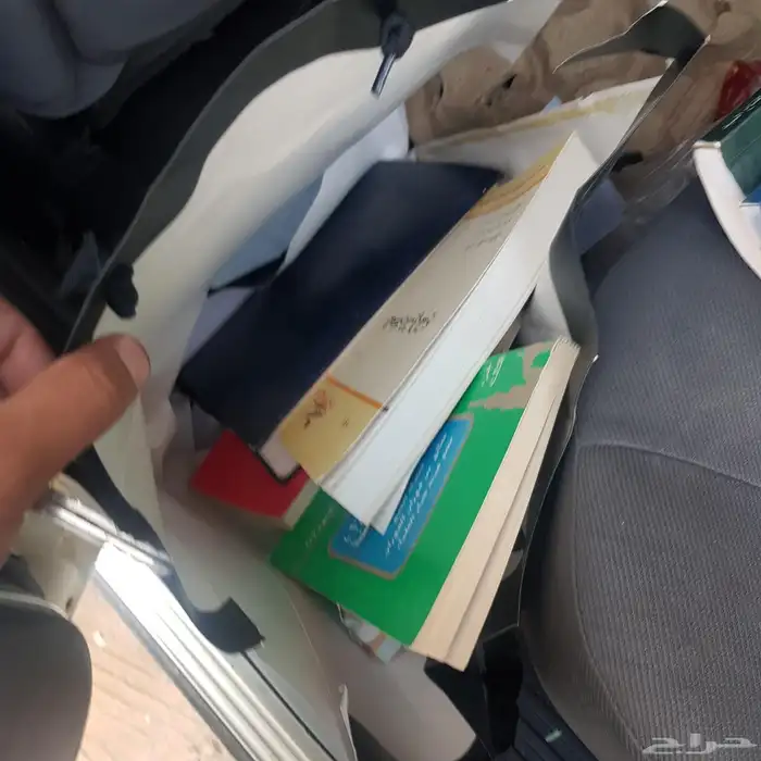 مجلدات وكتب للبيع 0