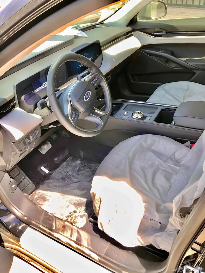 فورد تورس ترند 4