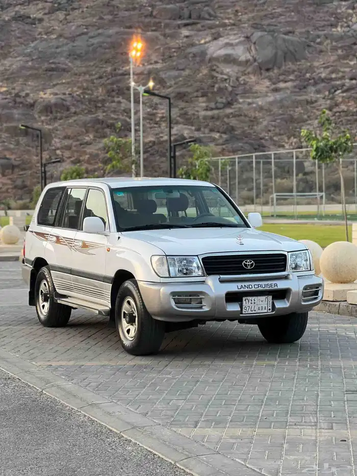 تويوتا لاندكروزر جي إكس آر سعودي نظيف 2002 4