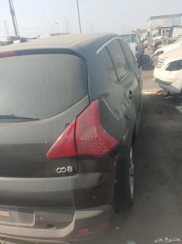 للبيع قطع الغيار المستعملة السياره بيجو 3008تشليع 0
