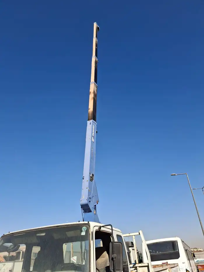 لوري ايسوزو مديل 2012 ونش 5طن 3