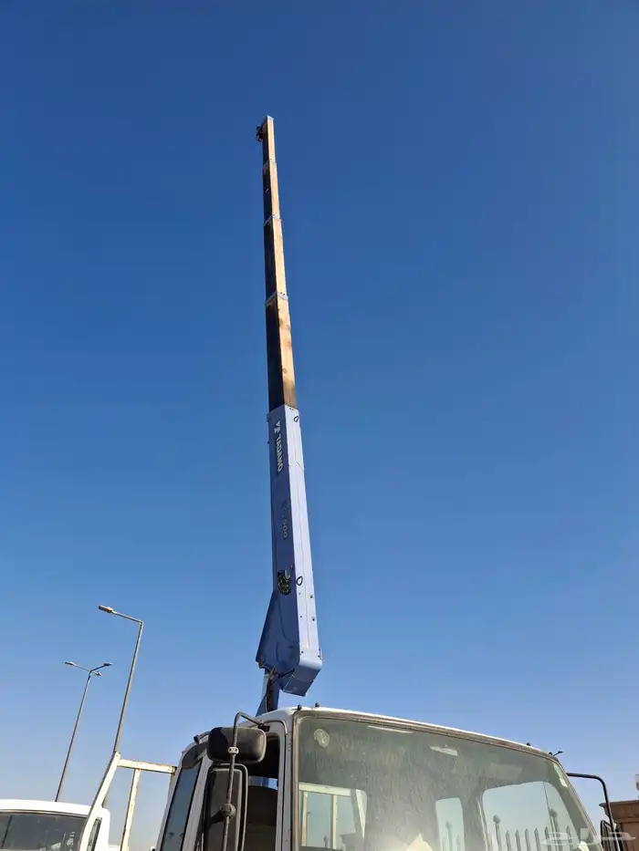 لوري ايسوزو مديل 2012 ونش 5طن 4