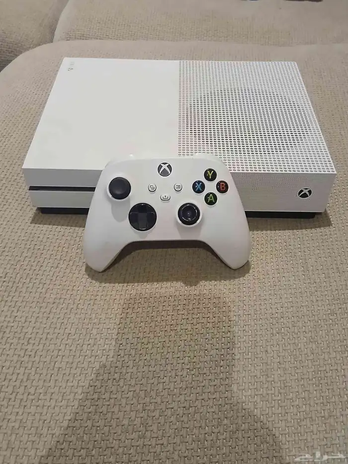 سلام عليكم اعرض لكم اكس بوكس ون اس نضيف وا مع كرتونه 0