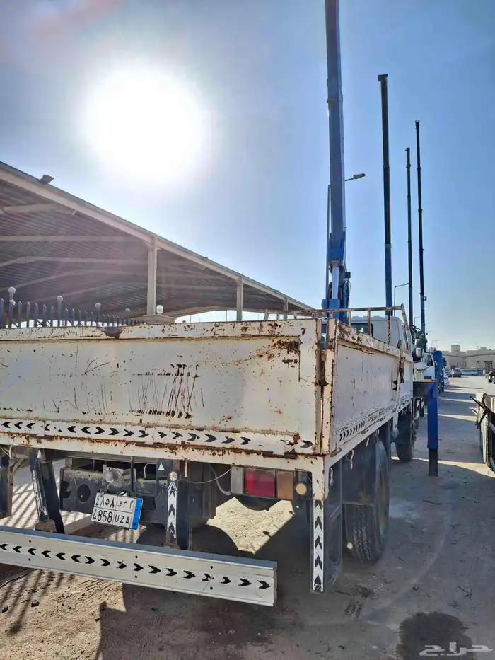 لوري ايسوزو مديل 2012 ونش 5طن 7