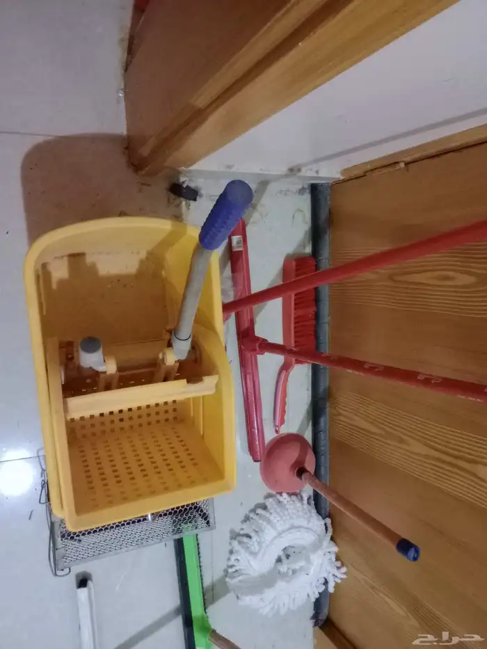 أدوات نظافة جديدة و مستعملة قليل جدا ب50 ريال 1