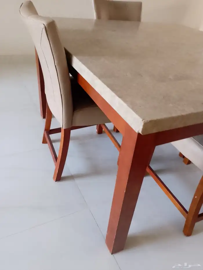 طاولة طعام 2