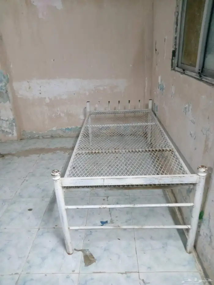 سرير حديد 0