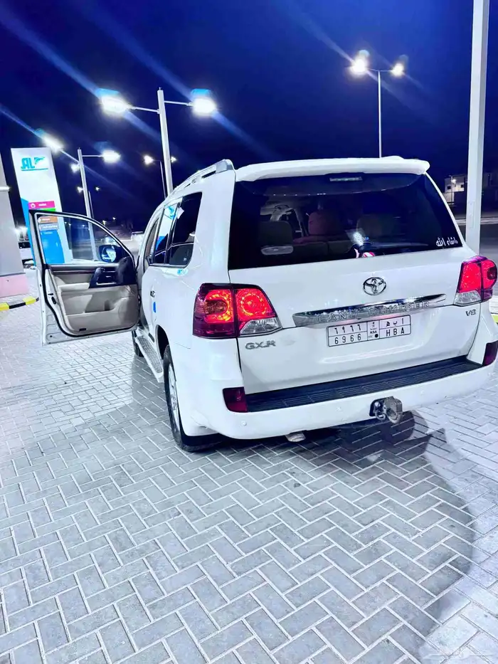 لندكروزر2014 1