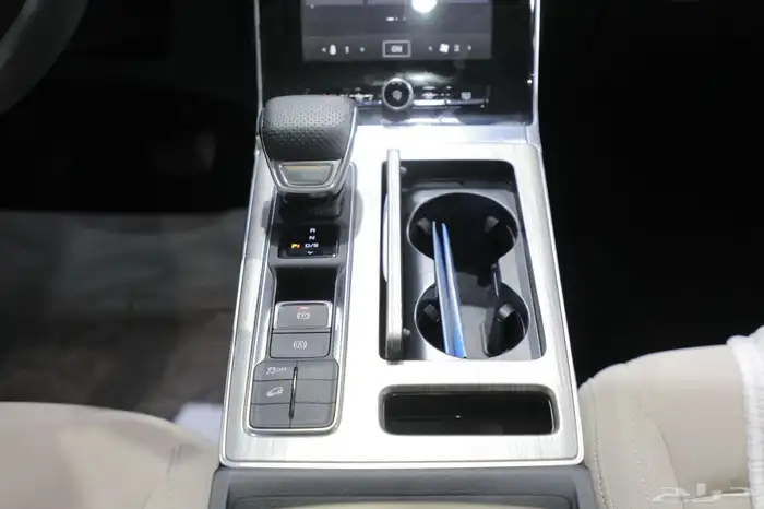 ام جي RX5 موديل 2023 جديد 13