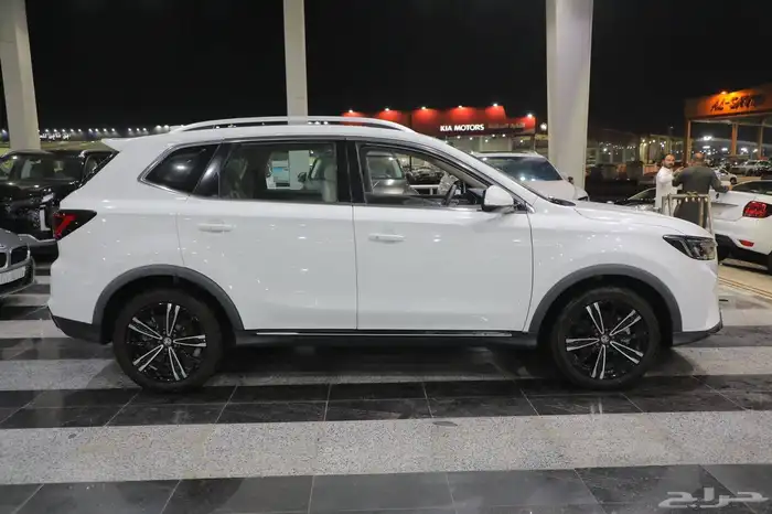 ام جي RX5 موديل 2023 جديد 4