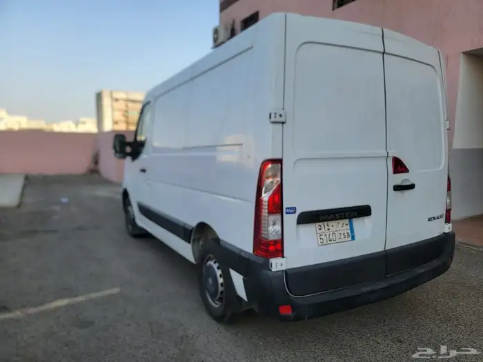 رينو فان بضاعه 4