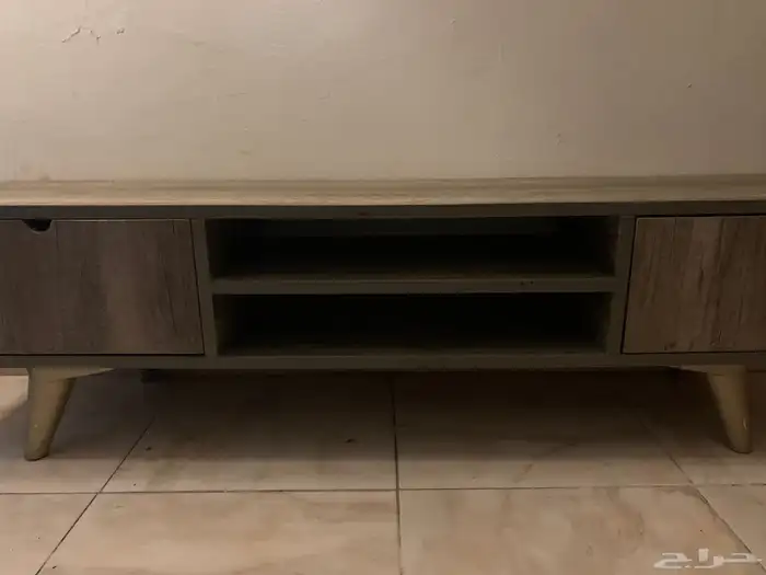 طاولة تلفزيون مودرن نظيفه 8