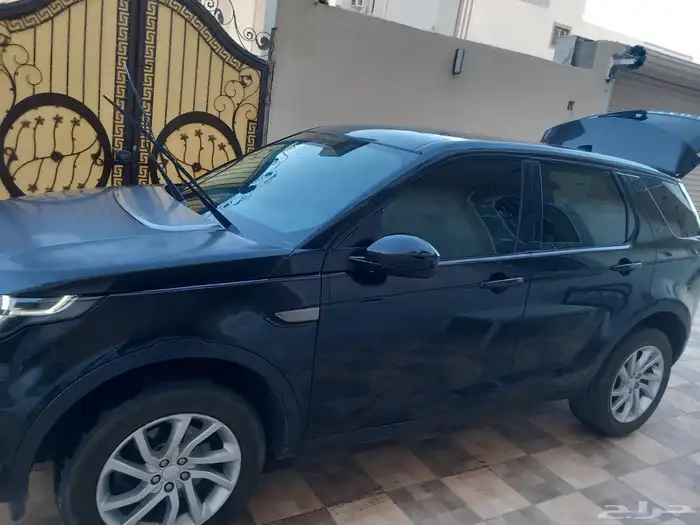 للبيع لاندروفر اسود سبورت دسكفري ديزل موديل 2018 0