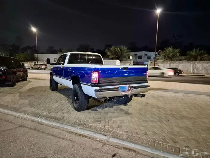 رام مخزن دبل غمارة ونص موديل 1996 مكينة 8 لتر 10 سلندر 3