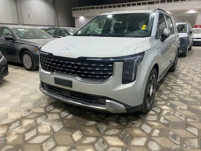 كيا كرنفال نص فل سعودي 2025 10