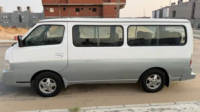 نيسان اورفان باص ركاب 2002 2