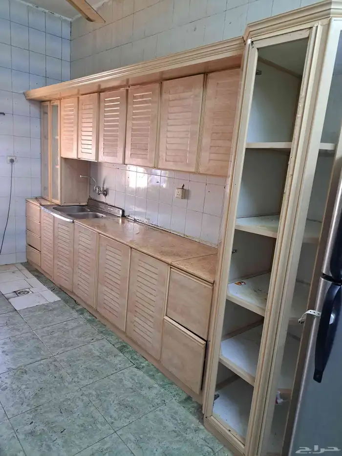 دولاب مطبخ نضيف وسليم 0