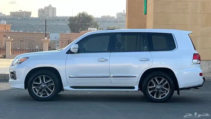لكزس 2015 سعودي LX570 مخزن 3