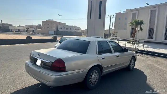 فورد جراند ماركيز 2011 4
