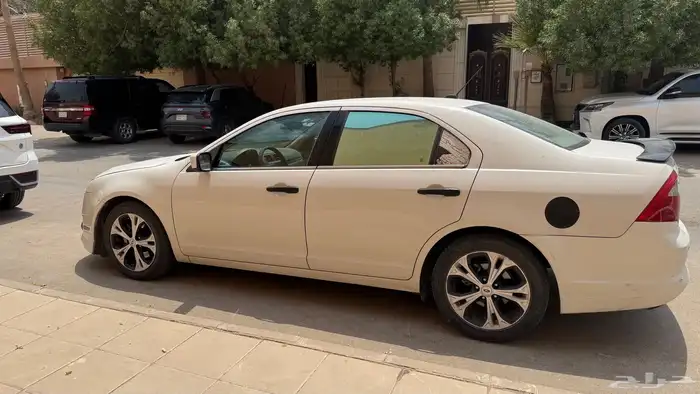 فورد فيوجن 2012 نظيفة مفحوصة ومجددة للبيع مستعجل 3