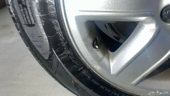 4 كفرات بحالة متوسطة للبيع 255 55 R19 راكب على رانج روفر 1