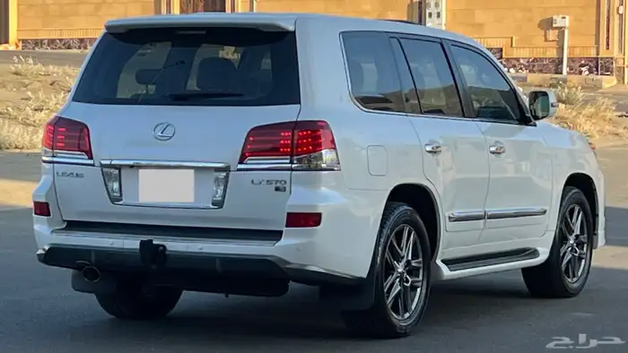 لكزس 2015 سعودي LX570 مخزن 9
