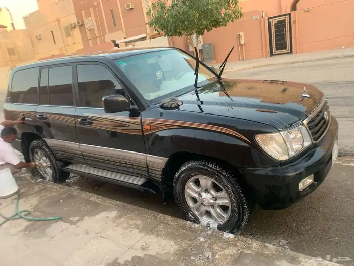لاندكروزر 2002 اسود فتحه ثلاجه مكيفين 2