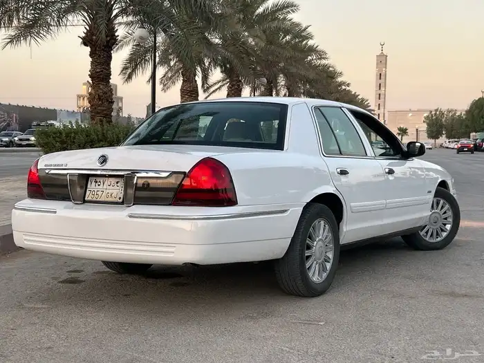 فورد ماركيز 2011 نضيف فل كامل 90