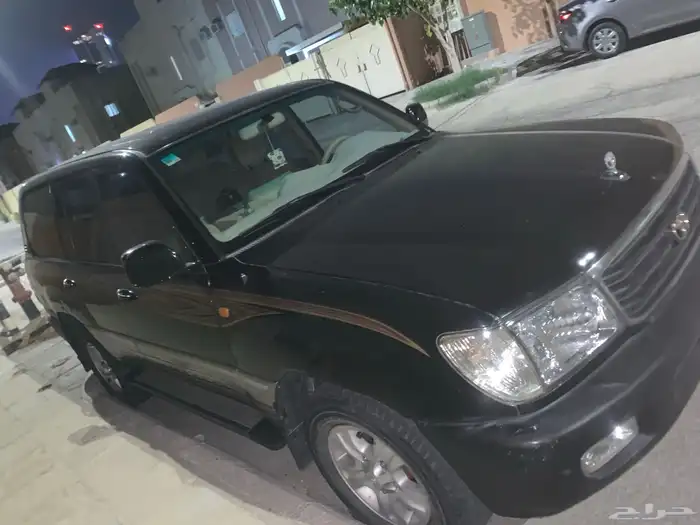 لاندكروزر 2002 اسود فتحه ثلاجه مكيفين 12