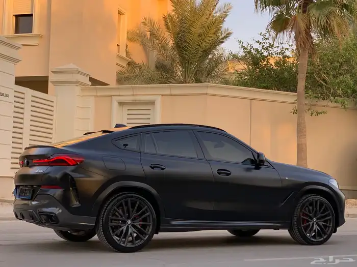 BMW X6 50i V8 2022 على الضمان 15