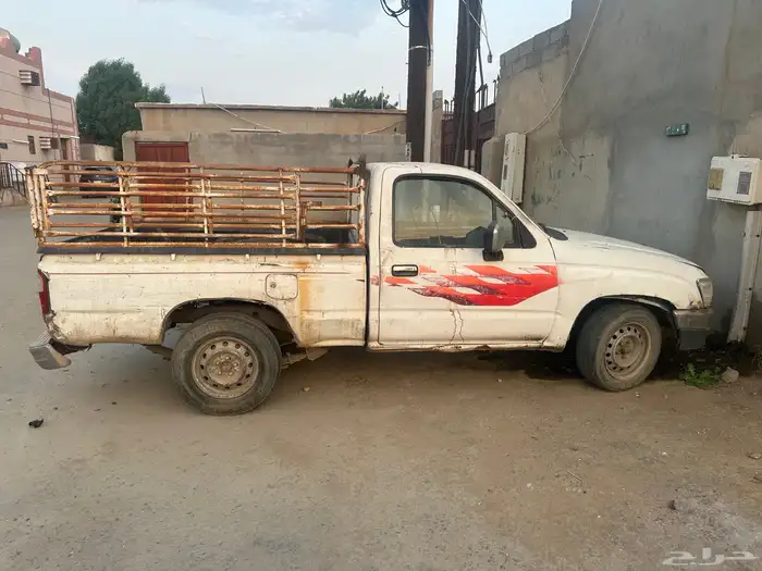 هايلوكس موديل 93 يمكن هذا الموديل الله أعلم أنا فقد أعلن و 0