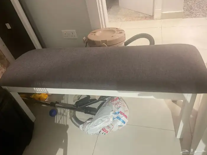 كرسيين من هوم بوكس وطاوله طعام 0