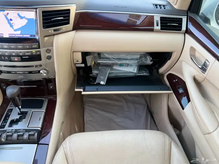 لكزس 2015 سعودي LX570 مخزن 27