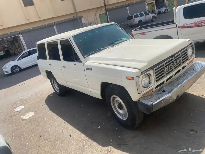 نيسان 0