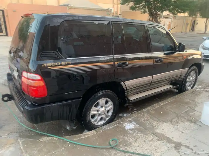 لاندكروزر 2002 اسود فتحه ثلاجه مكيفين 3