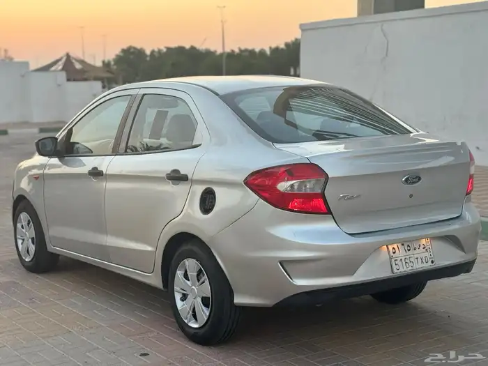 فورد فيجو 2019 للبيع قير اتوماتيك 8