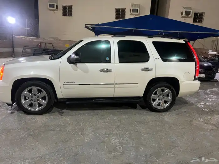 يوكن 2011 GMC قصير SLT فل كامل بدون دبل سعودي 2