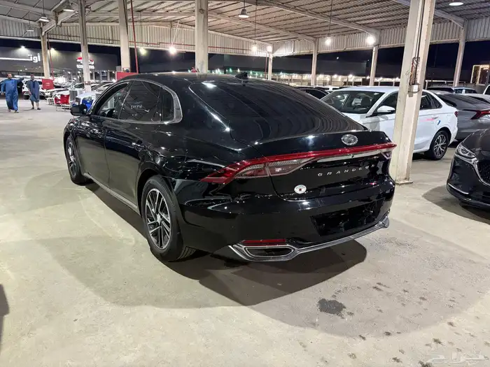 هيونداي ازيرا 2021 4