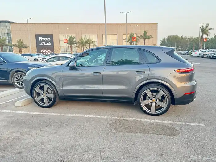 بورش كايين 2022. S. 1