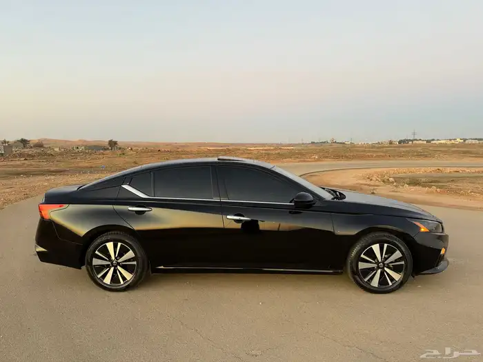 للبيع نيسان التيما 2022. 5