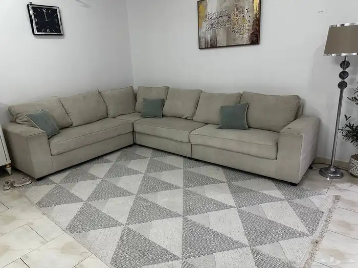 كنب. زاويه طول 3متر ونص وعرض مترين ونص للبيع 600ريال 1