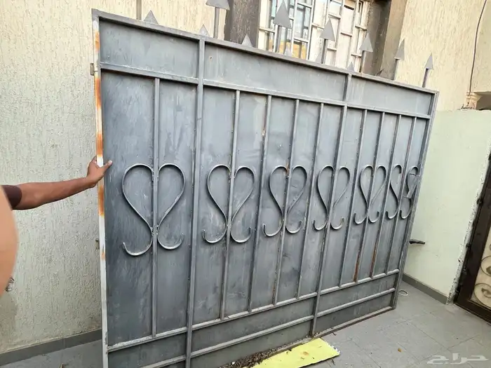 باب حوش للبييع 1