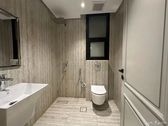 شقة 3 غرف مؤثثة للايجار في قرطبة 12